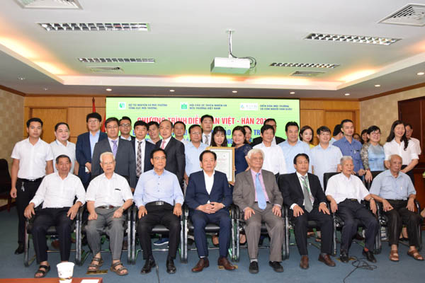 Diễn[-]đàn[-]Việt[-]-[-]Hàn[-]2019[-]"Doanh[-]nghiệp[-]với[-]công[-]tác[-]BVMT[-]trong[-]cuộc[-]Cách[-]mạng[-]công[-]nghiệp[-]4.0